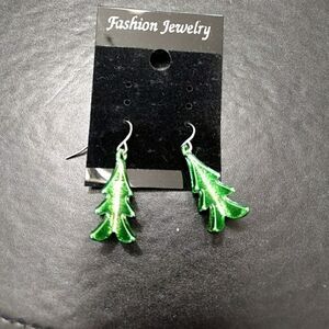 Christmas tree holiday earrings 🎄